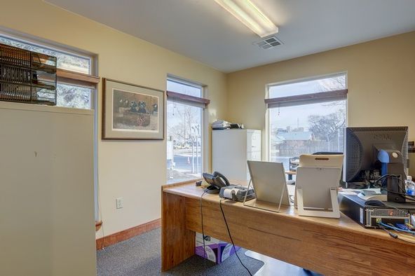 735 SW 9th St, Redmond, OR 97756